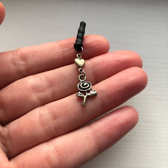 Urban Outfitters Accessories Silver Gold Flower Cell Phone Dust